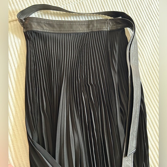ALC black pleated wrap skirt with leather belt 4 - Picture 4 of 8
